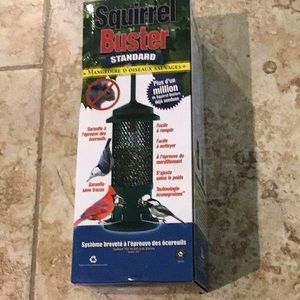 Squirrel Buster Wild-Bird Feeder